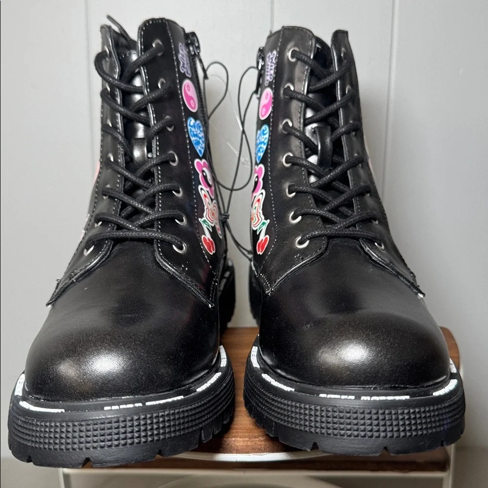 Steve Madden Black Boot Colorful Sticker Images Lug Sole Faux Leather Size 4